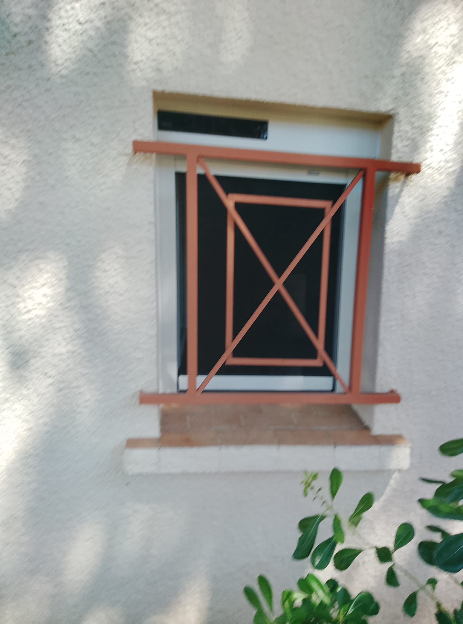 27/05/2026 POSE D UN COULISSANT D UNE FENETRE ET UNE PORTE DE SERVICE SUR AGDE 