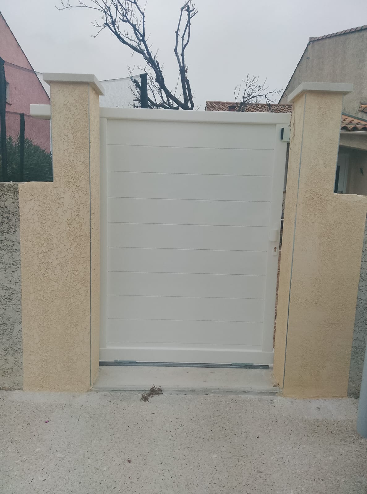 18/11/2025 pose d un ensemble portail /portillon 