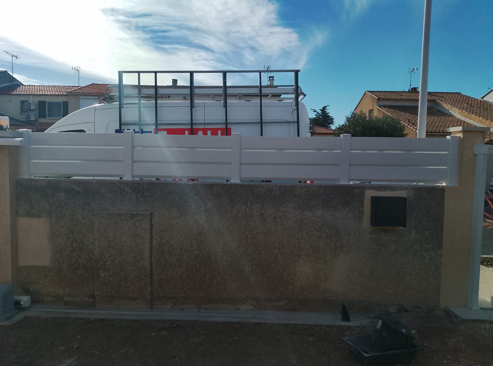 20/11/2025 POSE D UNE CLOTURE BRISE VUE 