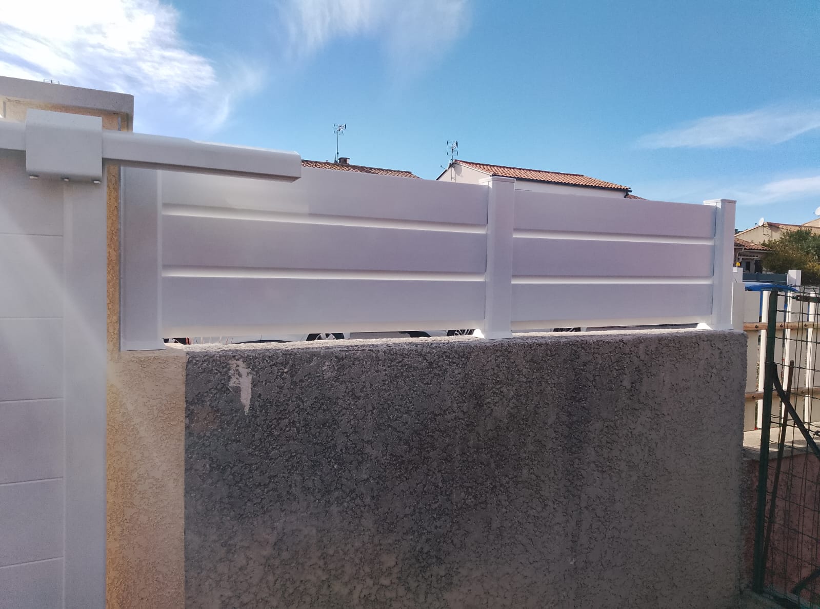 20/11/2025 POSE D UNE CLOTURE BRISE VUE 