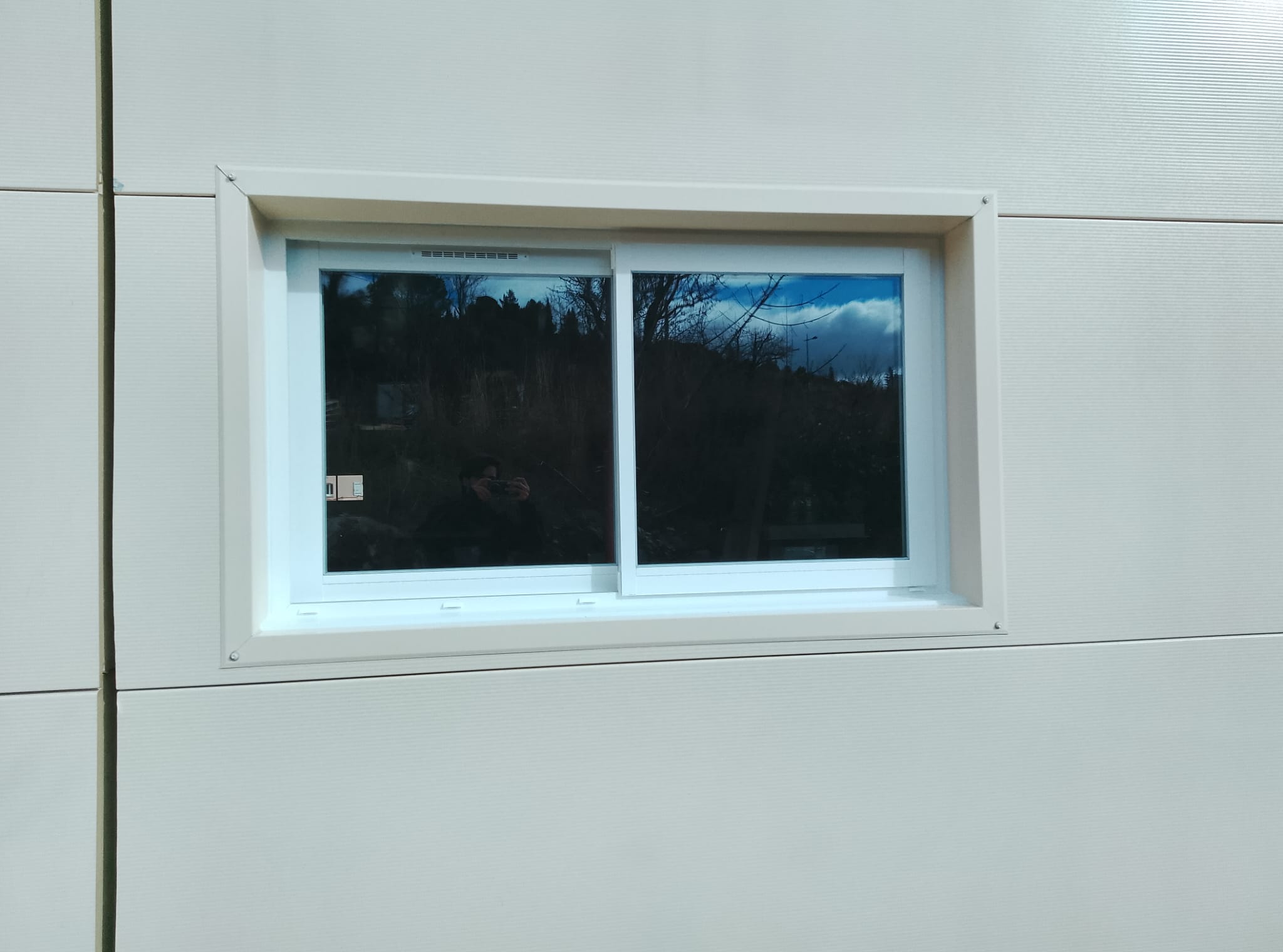 du 2 au 5/02/2026 pose de coulissants sur un beau chantier � Clermont l H�rault 